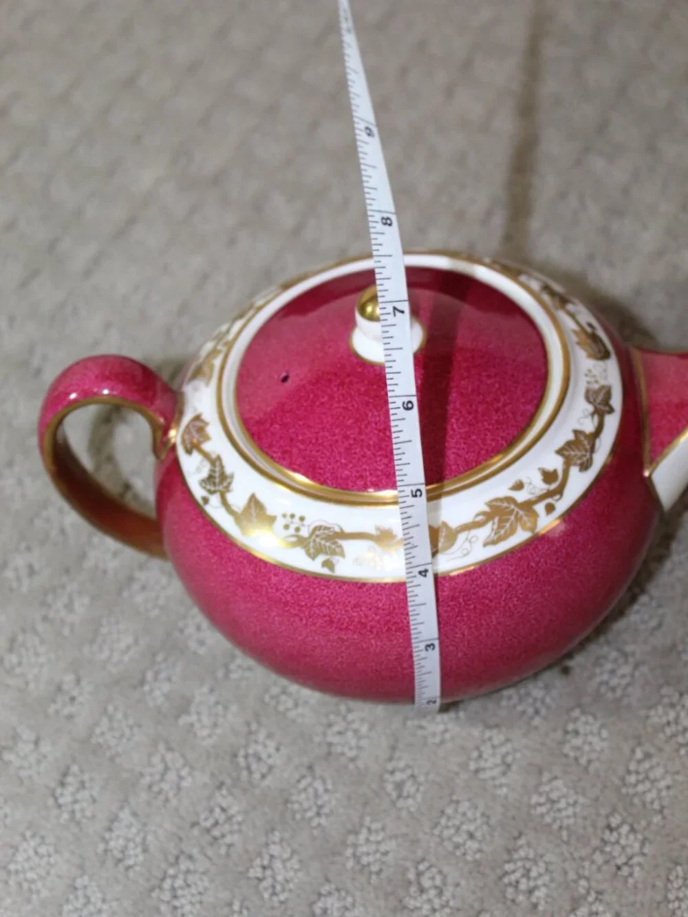 Wedgwood Whitehall W3994 Bone China Powder Ruby Tea Pot